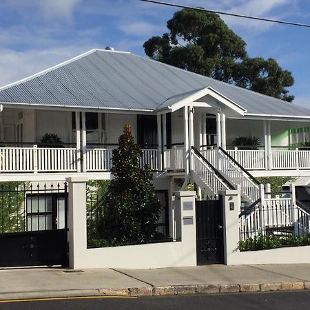 Heal House Bed & Breakfast Brisbane Exterior photo