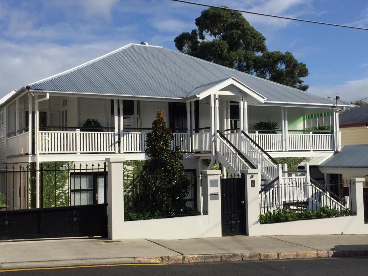 Heal House Bed & Breakfast Brisbane Exterior photo
